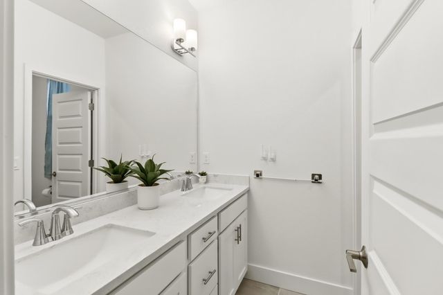 10589 Tenor Way, Elk Grove, CA 95757