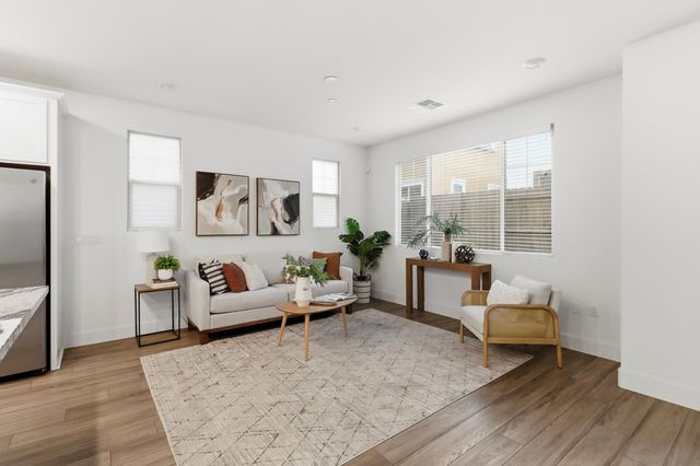 10589 Tenor Way, Elk Grove, CA 95757