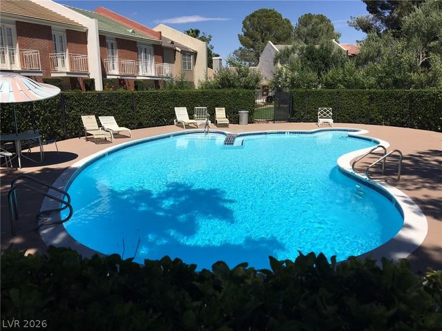 726 Tam O Shanter, Las Vegas, NV 89109