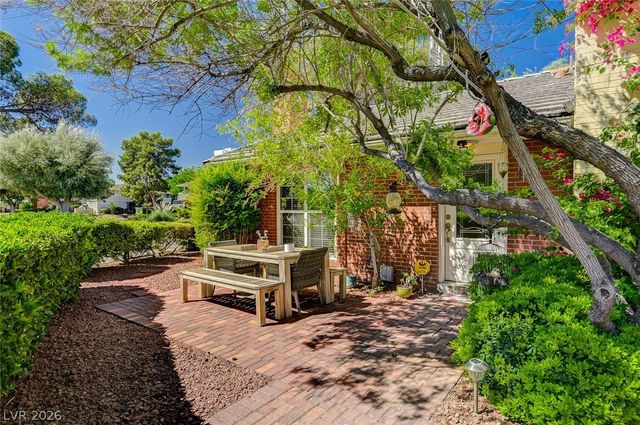 726 Tam O Shanter, Las Vegas, NV 89109