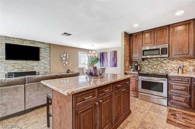 726 Tam O Shanter, Las Vegas, NV 89109