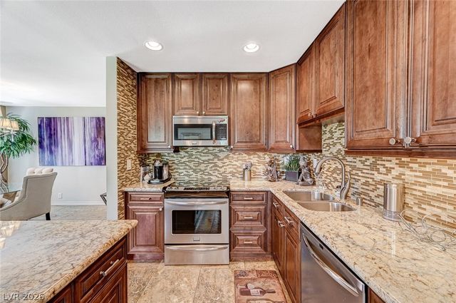 726 Tam O Shanter, Las Vegas, NV 89109