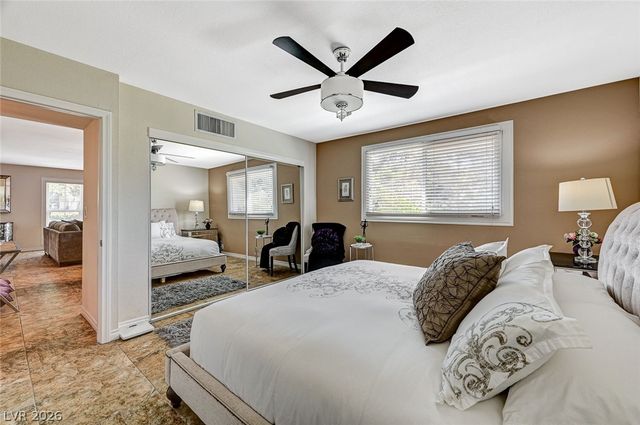 726 Tam O Shanter, Las Vegas, NV 89109