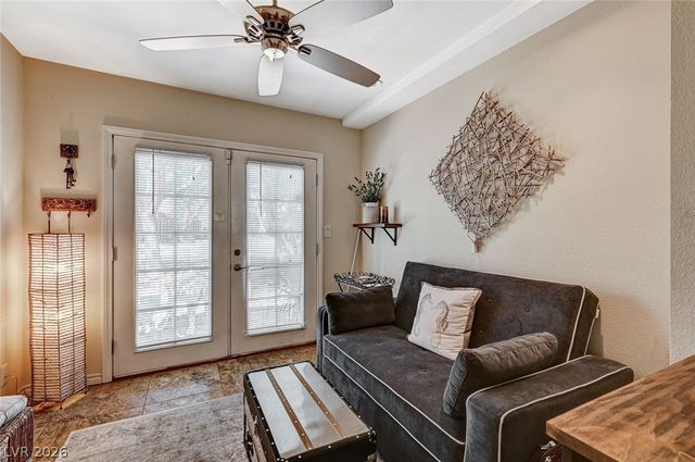 726 Tam O Shanter, Las Vegas, NV 89109