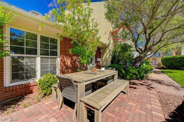 726 Tam O Shanter, Las Vegas, NV 89109