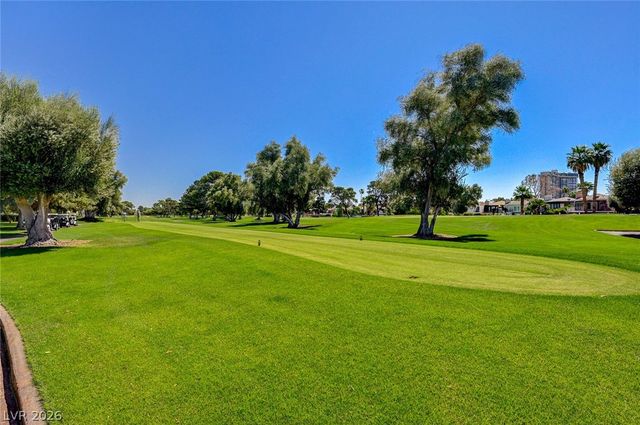 726 Tam O Shanter, Las Vegas, NV 89109