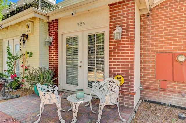 726 Tam O Shanter, Las Vegas, NV 89109