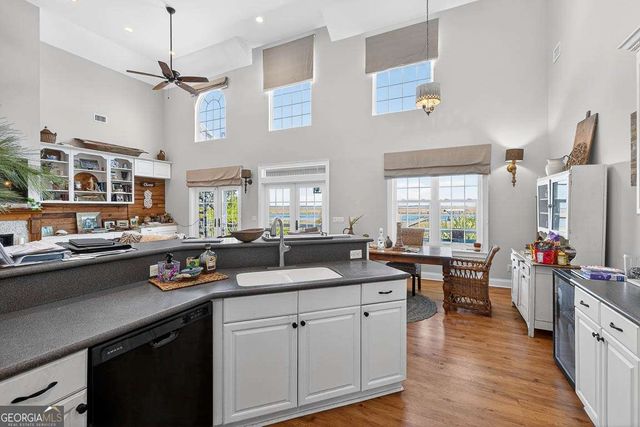 493 Dover Island Trail, Waverly, GA 31565