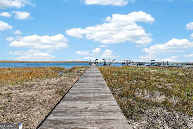 493 Dover Island Trail, Waverly, GA 31565