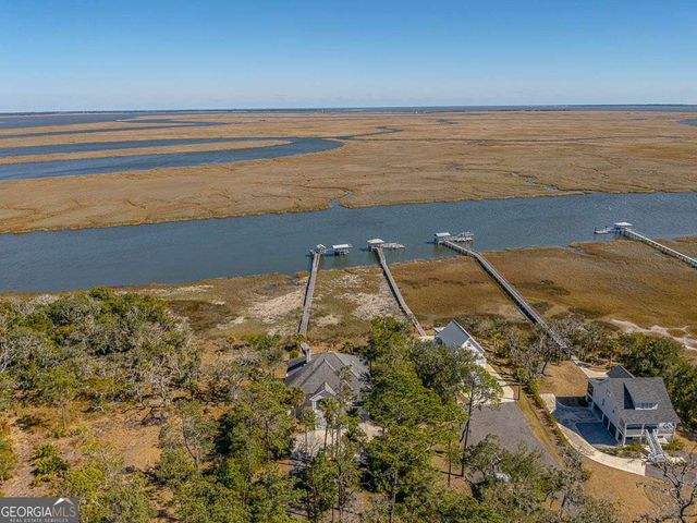 493 Dover Island Trail, Waverly, GA 31565