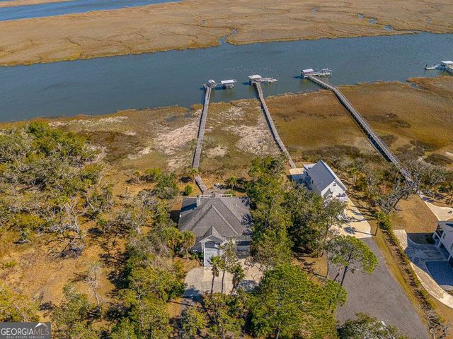 493 Dover Island Trail, Waverly, GA 31565