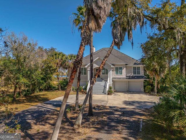 493 Dover Island Trail, Waverly, GA 31565