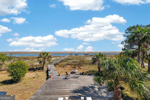 493 Dover Island Trail, Waverly, GA 31565