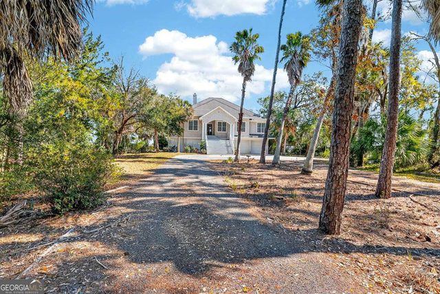 493 Dover Island Trail, Waverly, GA 31565