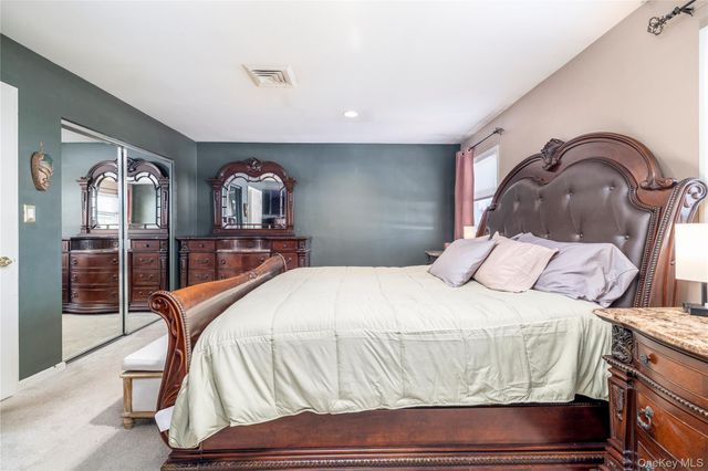 272 Baylawn Avenue, Copiague, NY 11726