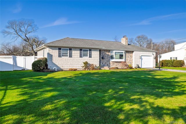 272 Baylawn Avenue, Copiague, NY 11726