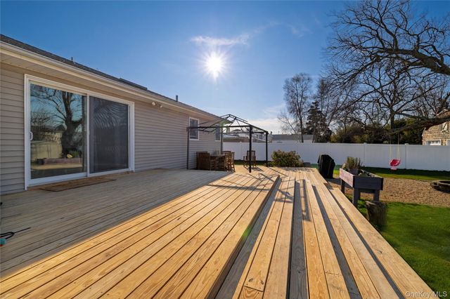 272 Baylawn Avenue, Copiague, NY 11726