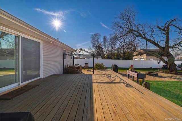 272 Baylawn Avenue, Copiague, NY 11726