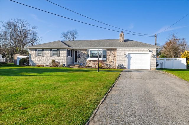 272 Baylawn Avenue, Copiague, NY 11726