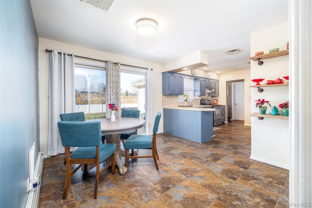 272 Baylawn Avenue, Copiague, NY 11726