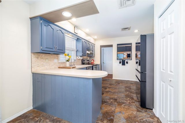 272 Baylawn Avenue, Copiague, NY 11726