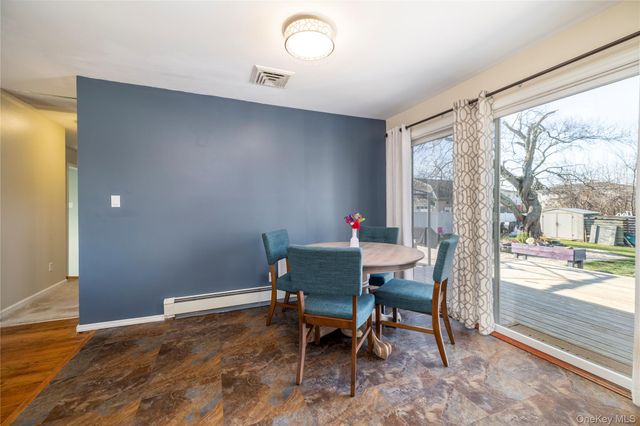 272 Baylawn Avenue, Copiague, NY 11726