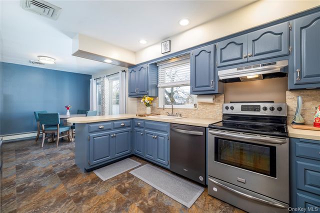 272 Baylawn Avenue, Copiague, NY 11726