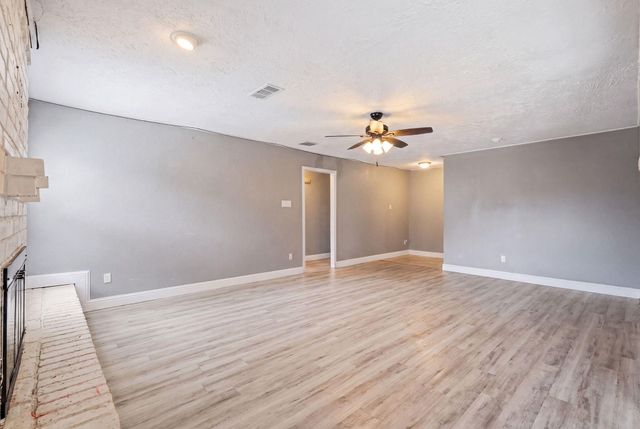 13286 Lake Breeze Lane, Willis, TX 77318