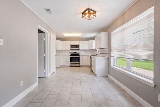 13286 Lake Breeze Lane, Willis, TX 77318