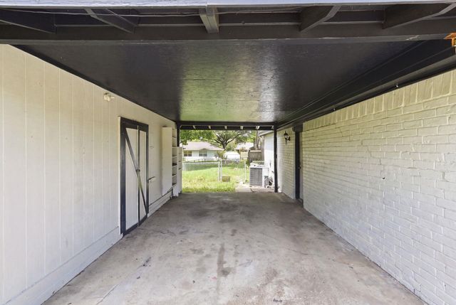 13286 Lake Breeze Lane, Willis, TX 77318