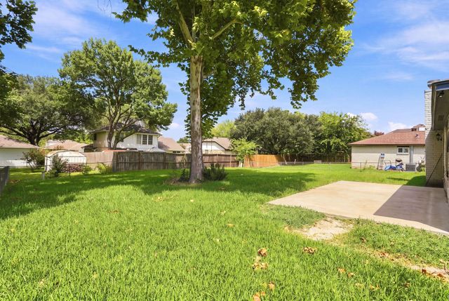 13286 Lake Breeze Lane, Willis, TX 77318