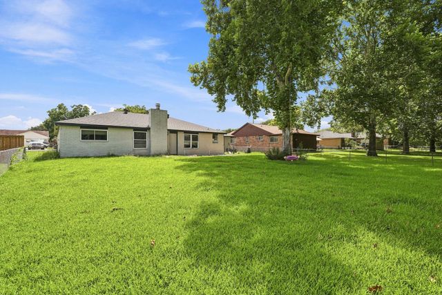 13286 Lake Breeze Lane, Willis, TX 77318