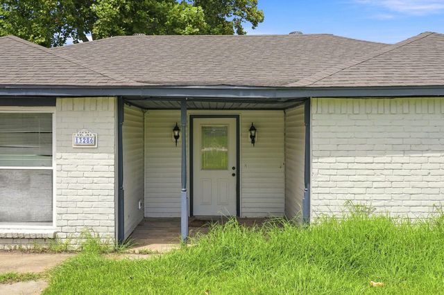 13286 Lake Breeze Lane, Willis, TX 77318