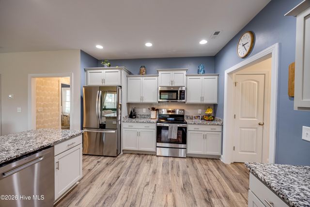 148 W Broughton Lane, Rocky Point, NC 28457