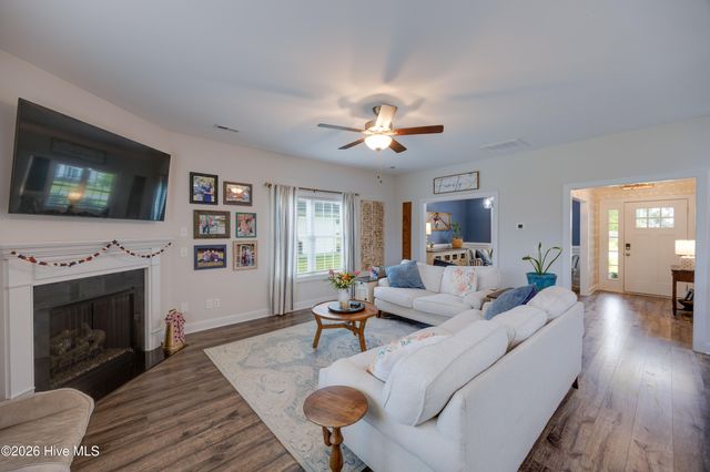 148 W Broughton Lane, Rocky Point, NC 28457