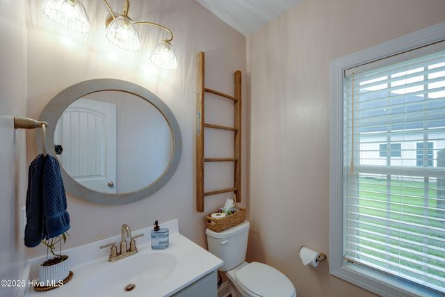 148 W Broughton Lane, Rocky Point, NC 28457