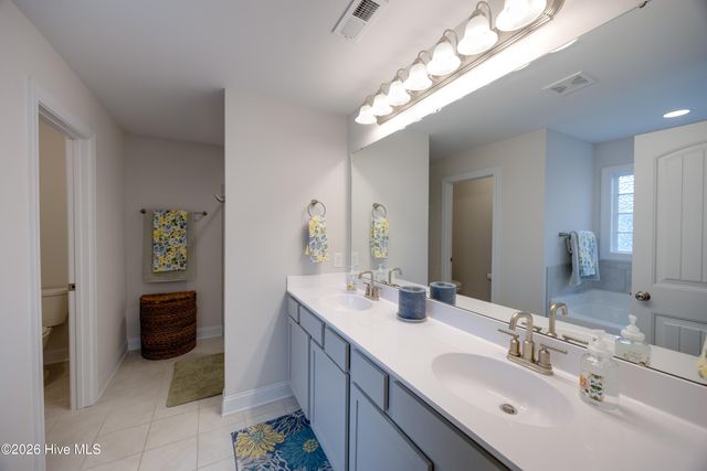 148 W Broughton Lane, Rocky Point, NC 28457