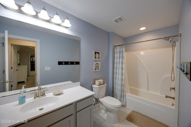 148 W Broughton Lane, Rocky Point, NC 28457