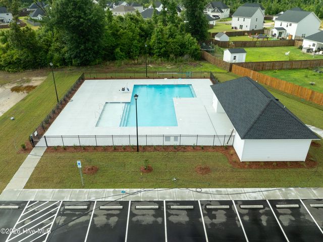 148 W Broughton Lane, Rocky Point, NC 28457