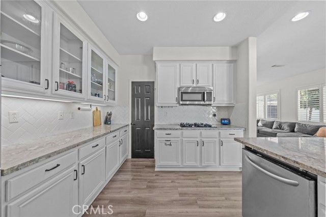 27497 Yellow Wood Way, Murrieta, CA 92562