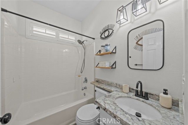 27497 Yellow Wood Way, Murrieta, CA 92562