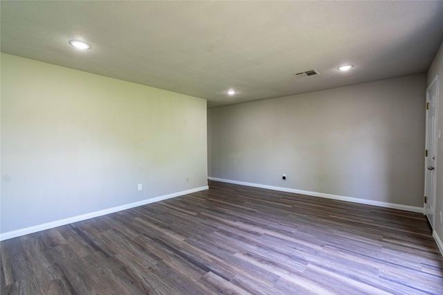 7921 Cook Road, Houston, TX 77072