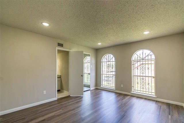 7921 Cook Road, Houston, TX 77072