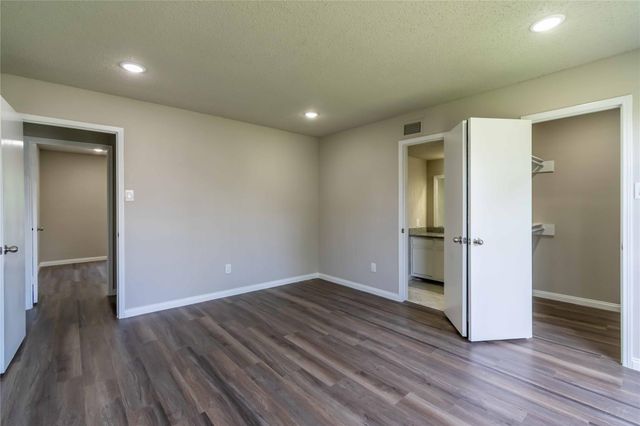 7921 Cook Road, Houston, TX 77072