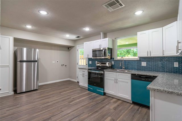 7921 Cook Road, Houston, TX 77072