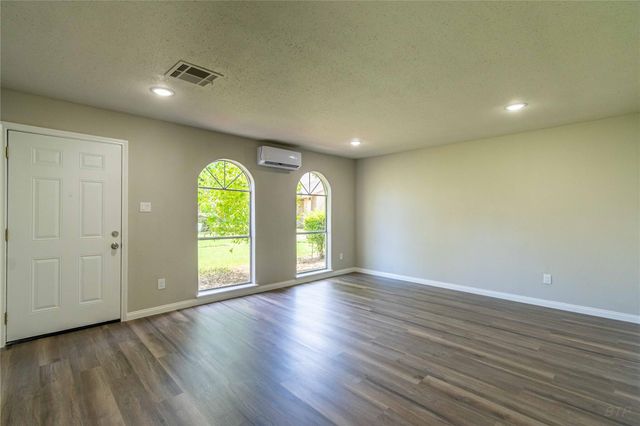 7921 Cook Road, Houston, TX 77072