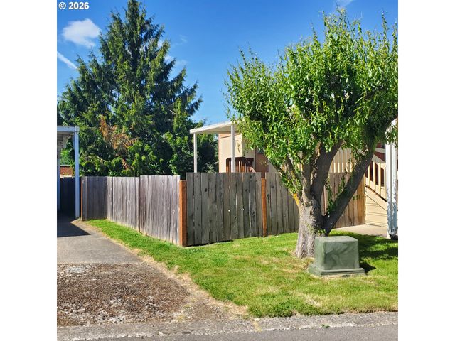 3950 COBURG Rd 83, Eugene, OR 97408