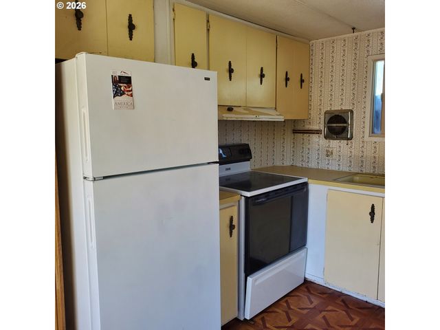 3950 COBURG Rd 83, Eugene, OR 97408
