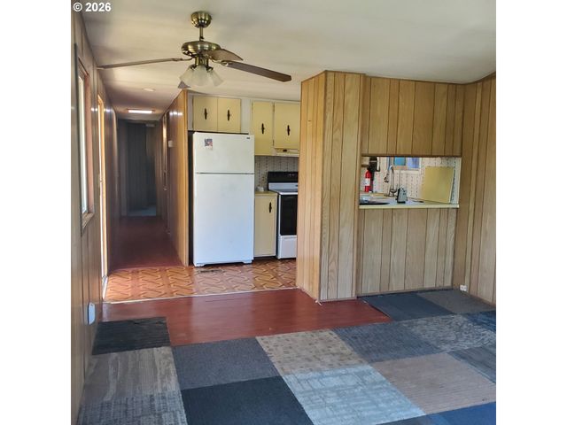 3950 COBURG Rd 83, Eugene, OR 97408