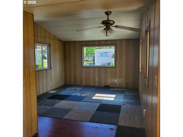 3950 COBURG Rd 83, Eugene, OR 97408